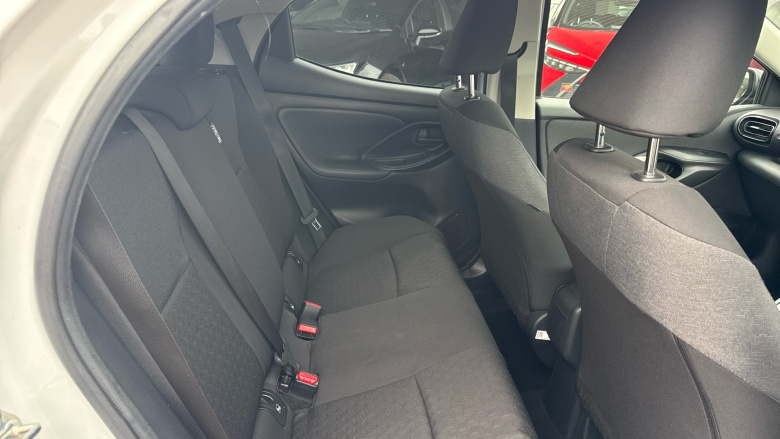 Toyota Yaris 1.5 Hybrid Design 5dr CVT Hybrid Hatchback